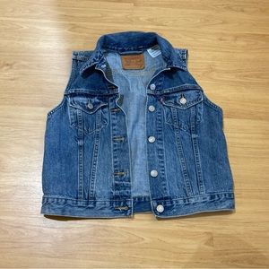 Levi’s denim vest